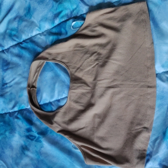 SheIn 2 pack ribbed cropped halter top - Picture 2 of 3